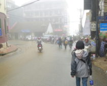 ここは東南アジア？！標高１６００ｍ、霧に覆われた街サパに到着